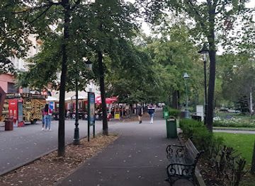 romania/drobeta-turnu-severin/attraction/landscaped-public-park-with-benches