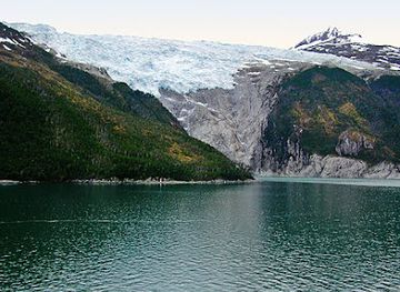 argentina/torres-del-paine-national-park/attraction/parque-nacional-alberto-de-agostini