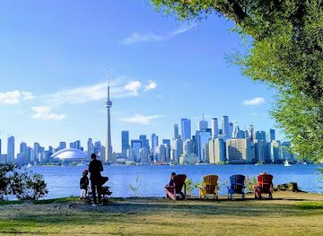 canada/toronto/harbourfront/attraction/harbour-square-park