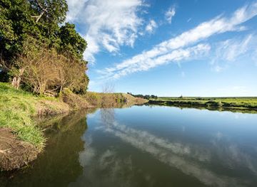 new-zealand/taranaki/attraction/normanby-weir