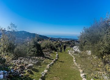 lebanon/koura/attraction/bchaaleh-trails-association