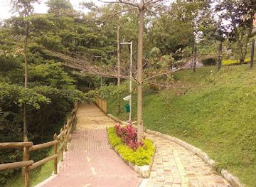 colombia/medellin/envigado/attraction/parque-la-heliodora