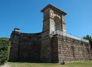 australia/brisbane/attraction/victoria-bridge-abutment