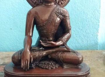 Copper statue oxidizing center