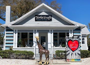 florida/sarasota-beaches/attraction/the-artful-giraffe
