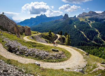 italy/cortina-d-ampezzo/attraction/spigolo-comici-torre-piccola-falzarego