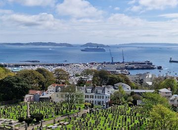 guernsey/fermain-bay/attraction/victoria-tower