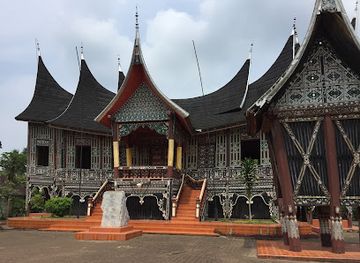 indonesia/west-sumatra/attraction/istano-silinduang-bulan