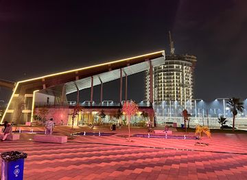 saudi-arabia/jeddah/attraction/the-golden-eagle-statue