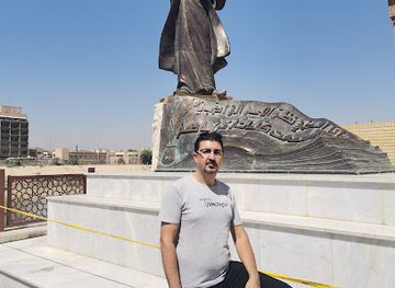 iraq/baghdad/attraction/statue-of-abu-al-tayyib-al-mutanabbi