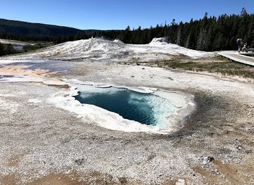 montana/the-yellowstone-valley/attraction/old-faithful-visitor-and-education-center