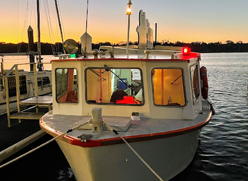 australia/great-sandy-national-park/attraction/tin-can-bay-ferry