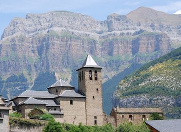 spain/ordesa-y-monte-perdido-national-park/attraction/vistas-panoramicas-desde-el-parking
