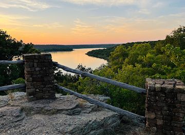 texas/red-river-valley/attraction/lake-mineral-wells-state-park