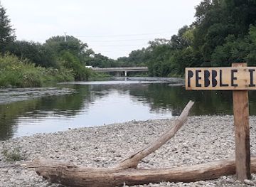 illinois/naperville/attraction/pebble-isle