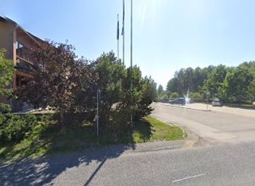 estonia/võru/attraction/heino-kuusiku-memorial-bench
