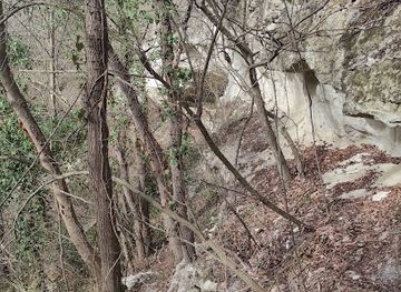 bulgaria/varna/asparuhovo/attraction/pescherata-baba-kota