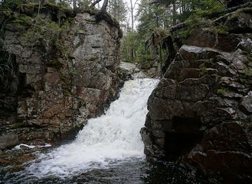 new-hampshire/franconia-notch-state-park/attraction/rocky-glen-falls