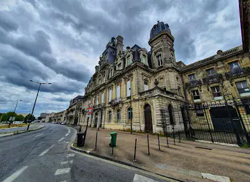 Descas Palace
