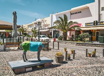 greece/santorini/attraction/fira-theotokopoulos-main-square