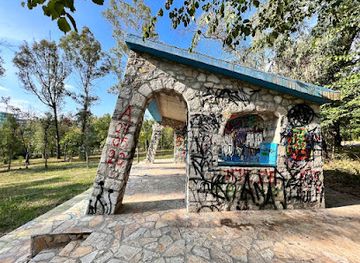 albania/korab-koritnik-nature-park/attraction/hangout-by-the-lake