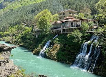 albania/tomorr-mountain/attraction/gjirokaster-county