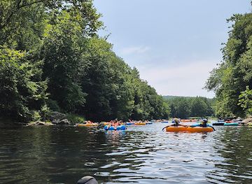 connecticut/hartford-county/attraction/farmington-river-tubing