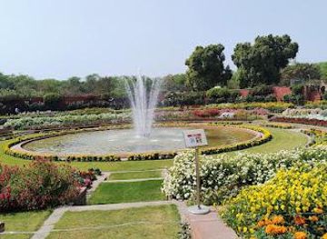 india/delhi/attraction/amrit-udyan-entry-gate-35