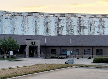 nebraska/lincoln/downtown-lincoln/attraction/robber-s-cave