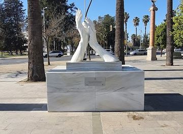spain/huelva/attraction/applause-statue