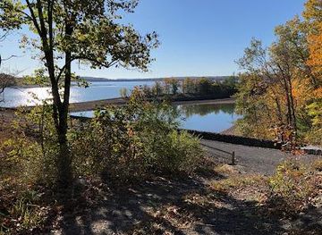 new-york/hudson/attraction/ashokan-rail-trail-woodstock-dike-trailhead