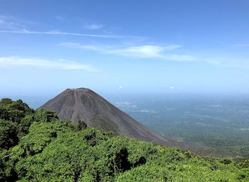 el-salvador/santa-ana/santa-ana-volcano-national-park/attraction/volcan-de-santa-ana-o-ilamatepec