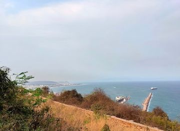 india/visakhapatnam/dolphin-s-nose/attraction/dolphins-nose-light-point