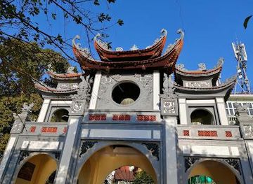 vietnam/hanoi/attraction/phu-tay-ho