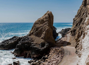 Cuevas De Anzota