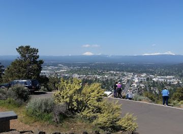 oregon/cascade-lakes-scenic-byway/attraction/pilot-butte-neighborhood-park