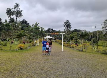 ecuador/santo-domingo-de-los-tsachilas-region/attraction/zoologico-la-isla-del-tapir