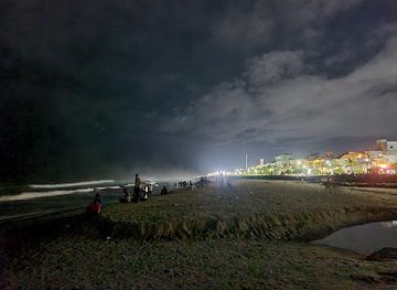 india/pondicherry/attraction/beach-with-benches-to-sit-and-watch-the-view