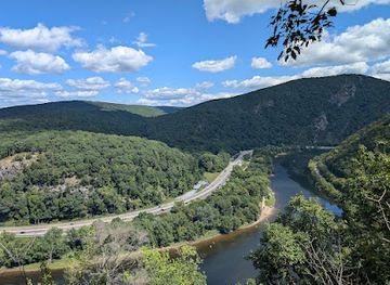 pennsylvania/delaware-valley/attraction/delaware-water-gap-national-recreation-area