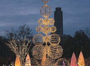 pennsylvania/pittsburgh/strip-district/attraction/phipps-conservatory-and-botanical-gardens