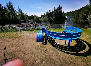 norway/viken/attraction/modified-social-benches-kistefos