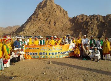 saudi-arabia/medina/attraction/madinah-jabal-magnet