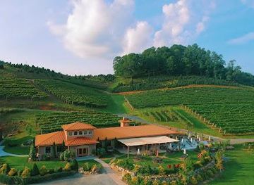north-carolina/grandfather-mountain/attraction/linville-falls-winery