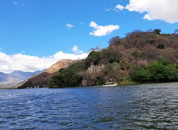 guatemala/pacaya-volcano/attraction/castillo-de-dorion