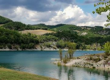 italy/assisi/attraction/lago-di-fiastra