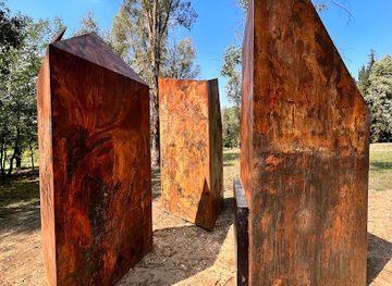 albania/kurbin/attraction/three-times-black