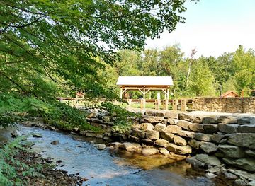 maryland/catoctin-mountain-park/attraction/roddy-road-covered-bridge