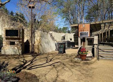 virginia/williamsburg/attraction/wolf-haven