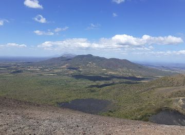 nicaragua/leonese-plains/attraction/bigfoot-hostel-volcano-boarding