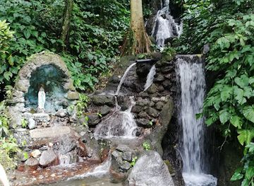 philippines/calabarzon/attraction/calejon-falls